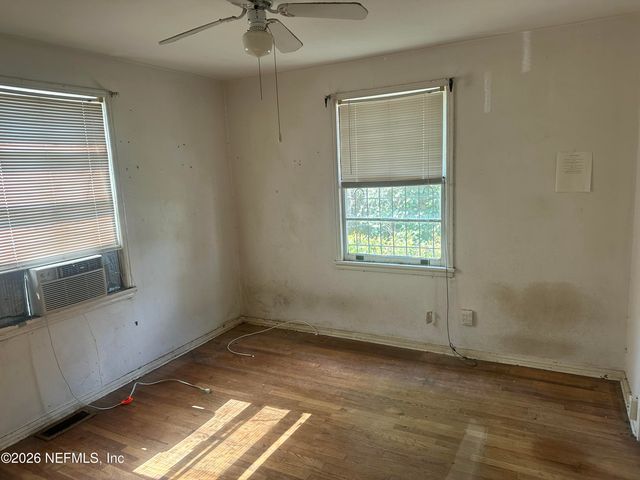 1320 PINEGROVE Court, Jacksonville, FL 32205