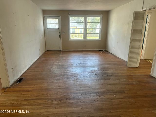 1320 PINEGROVE Court, Jacksonville, FL 32205