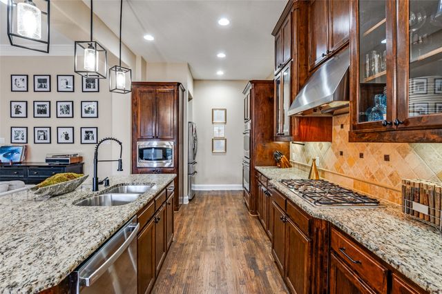 8025 Strathmill Drive, The Colony, TX 75056