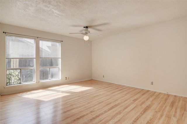 105 E 38th ST 101, Austin, TX 78705