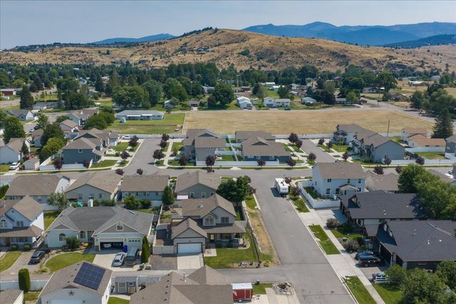 19217 E 7TH Ave, Spokane Valley, WA 99016