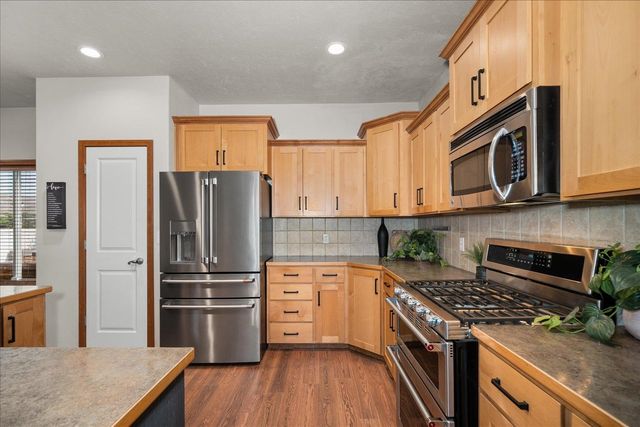 19217 E 7TH Ave, Spokane Valley, WA 99016