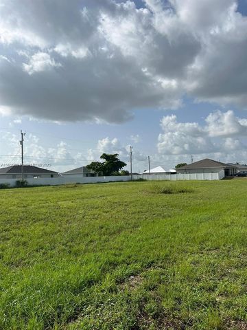 2109 NE 14 PL, Cape Coral, FL 33909