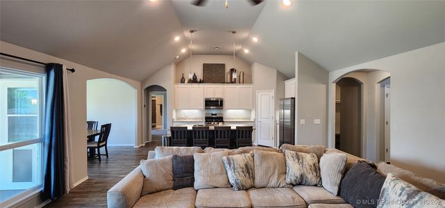 1423 E South Park Place, Broken Arrow, OK 74011