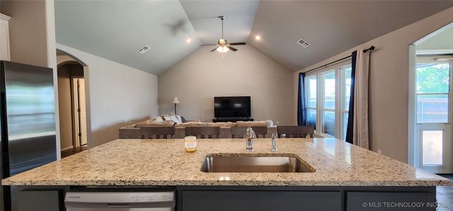 1423 E South Park Place, Broken Arrow, OK 74011