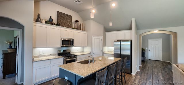 1423 E South Park Place, Broken Arrow, OK 74011