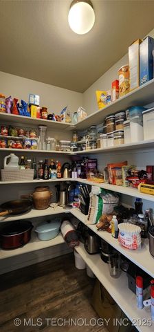 1423 E South Park Place, Broken Arrow, OK 74011