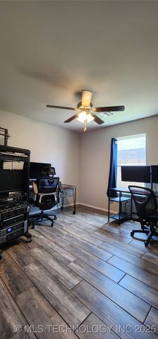 1423 E South Park Place, Broken Arrow, OK 74011