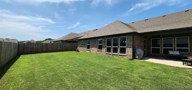 1423 E South Park Place, Broken Arrow, OK 74011