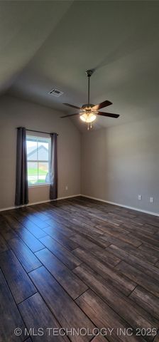 1423 E South Park Place, Broken Arrow, OK 74011