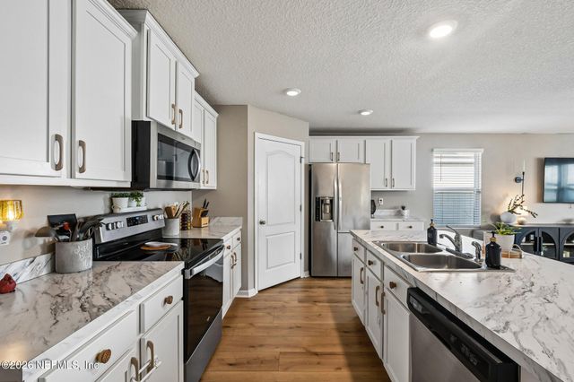 2195 WILLOW SPRINGS Drive, Green Cove Springs, FL 32043