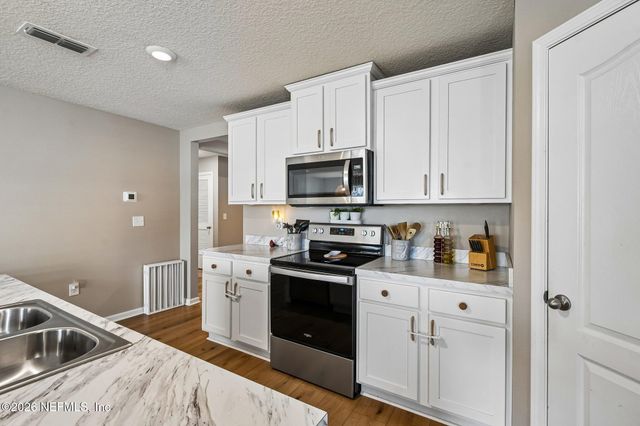 2195 WILLOW SPRINGS Drive, Green Cove Springs, FL 32043