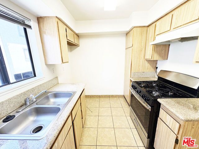 4180 Marlton Avenue 39, Los Angeles, CA 90008