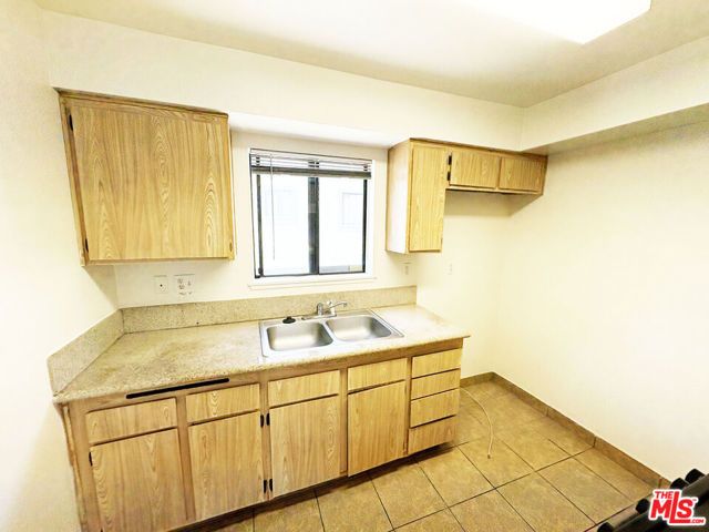 4180 Marlton Avenue 39, Los Angeles, CA 90008
