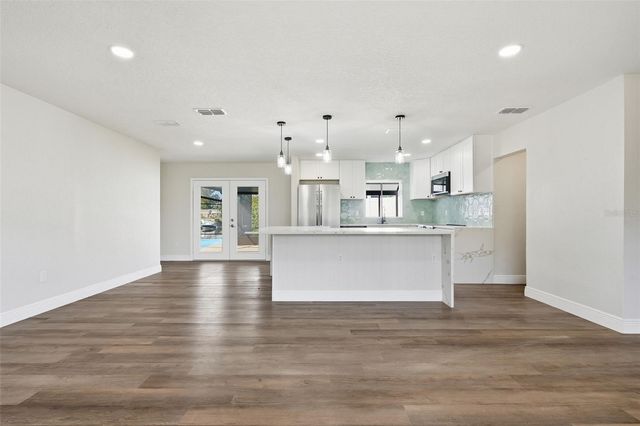 1611 CANAL COURT, Tavares, FL 32778