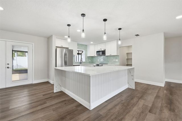 1611 CANAL COURT, Tavares, FL 32778