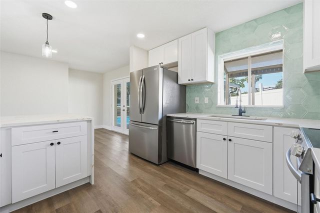 1611 CANAL COURT, Tavares, FL 32778