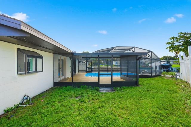 1611 CANAL COURT, Tavares, FL 32778