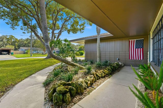 1611 CANAL COURT, Tavares, FL 32778