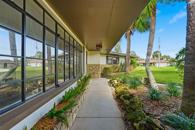 1611 CANAL COURT, Tavares, FL 32778