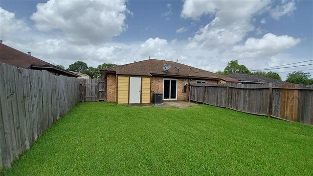 6358 Crestside Drive, Pasadena, TX 77505