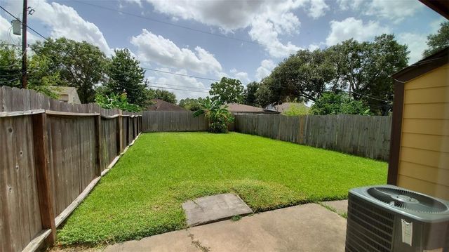 6358 Crestside Drive, Pasadena, TX 77505