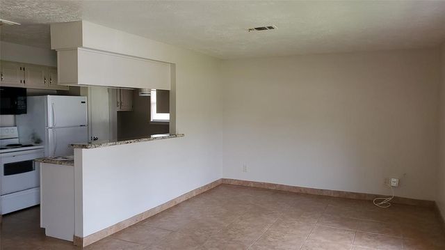 6358 Crestside Drive, Pasadena, TX 77505