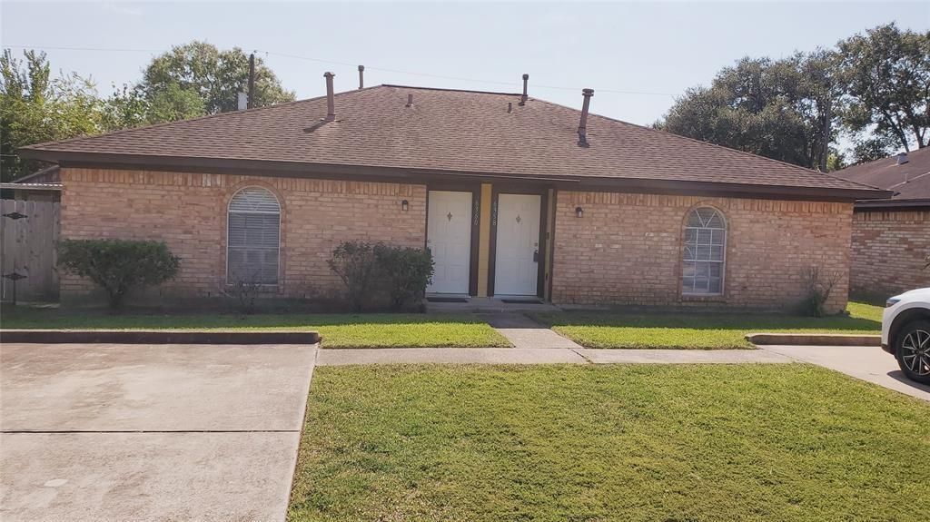 6358 Crestside Drive, Pasadena, TX 77505