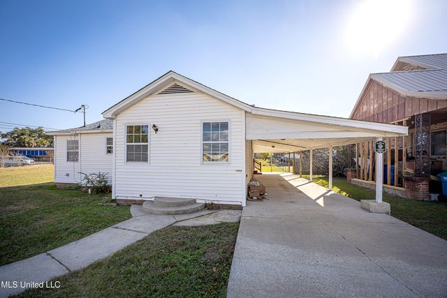 802 School Avenue, Pascagoula, MS 39567