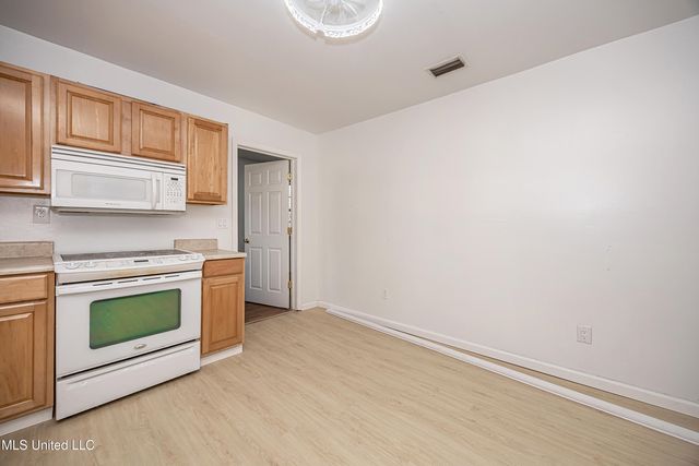 802 School Avenue, Pascagoula, MS 39567