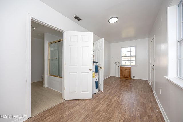 802 School Avenue, Pascagoula, MS 39567