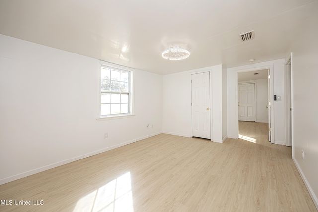 802 School Avenue, Pascagoula, MS 39567