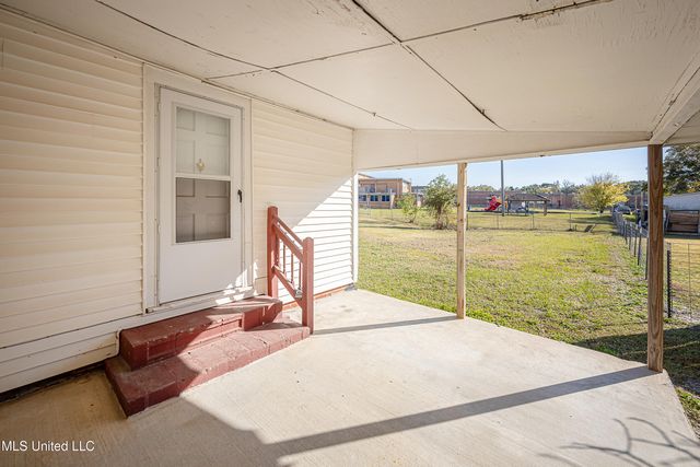 802 School Avenue, Pascagoula, MS 39567