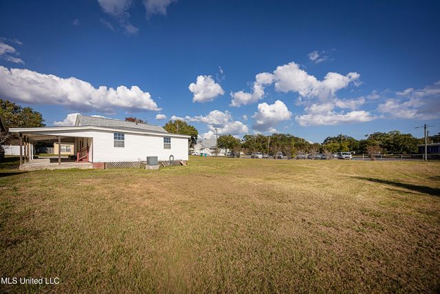 802 School Avenue, Pascagoula, MS 39567