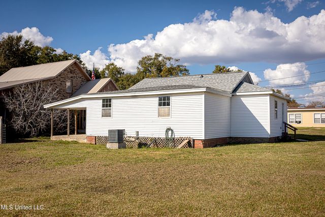 802 School Avenue, Pascagoula, MS 39567