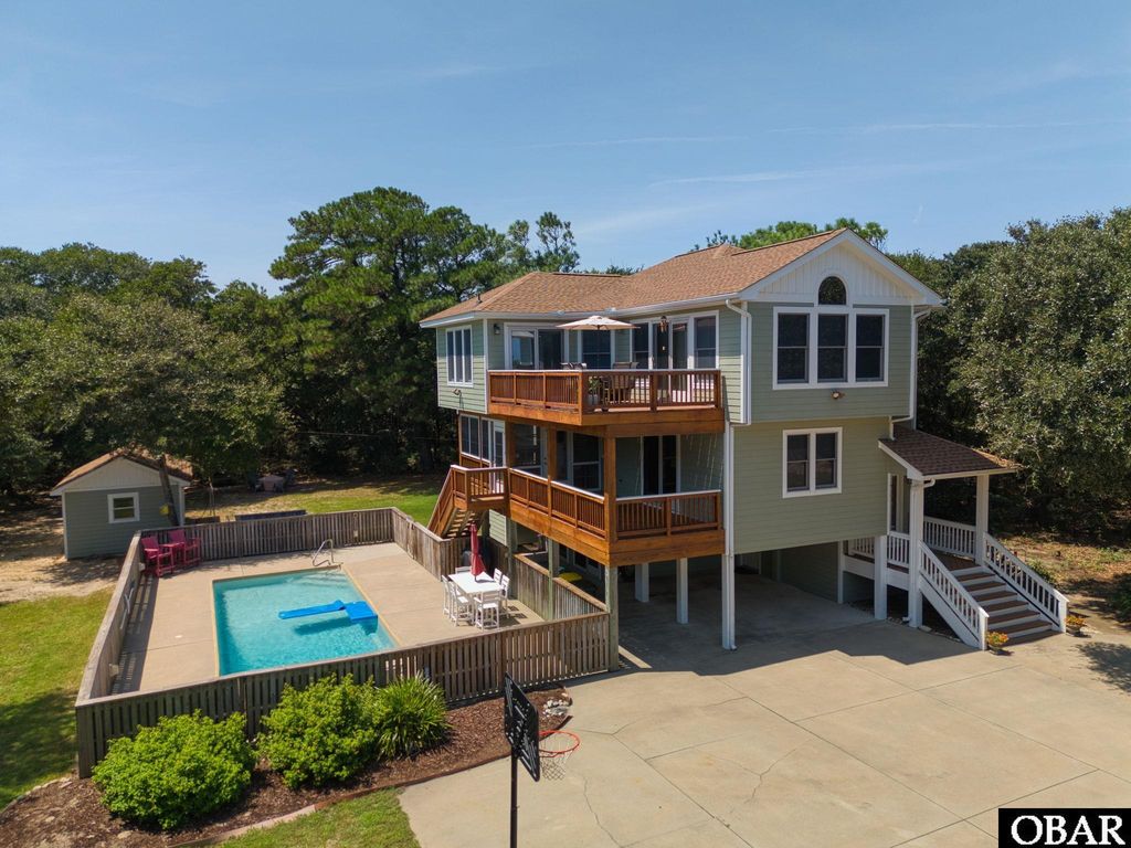 Image 2 of property listing at 87 Spindrift Trail, Southern Shores, NC 27949