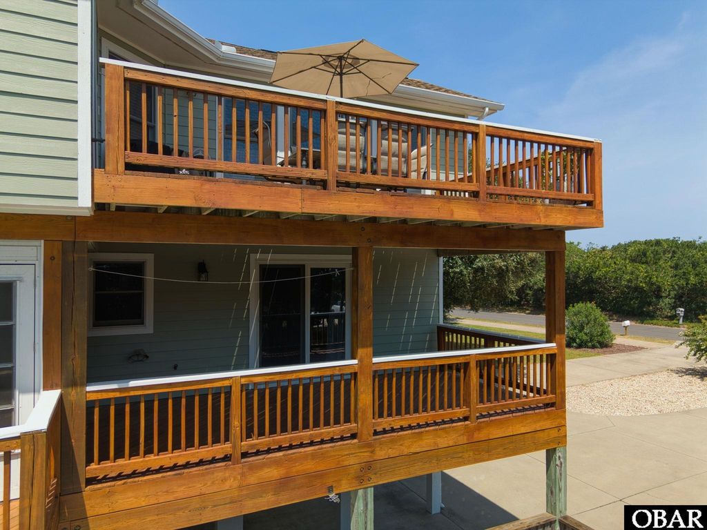 Image 11 of property listing at 87 Spindrift Trail, Southern Shores, NC 27949
