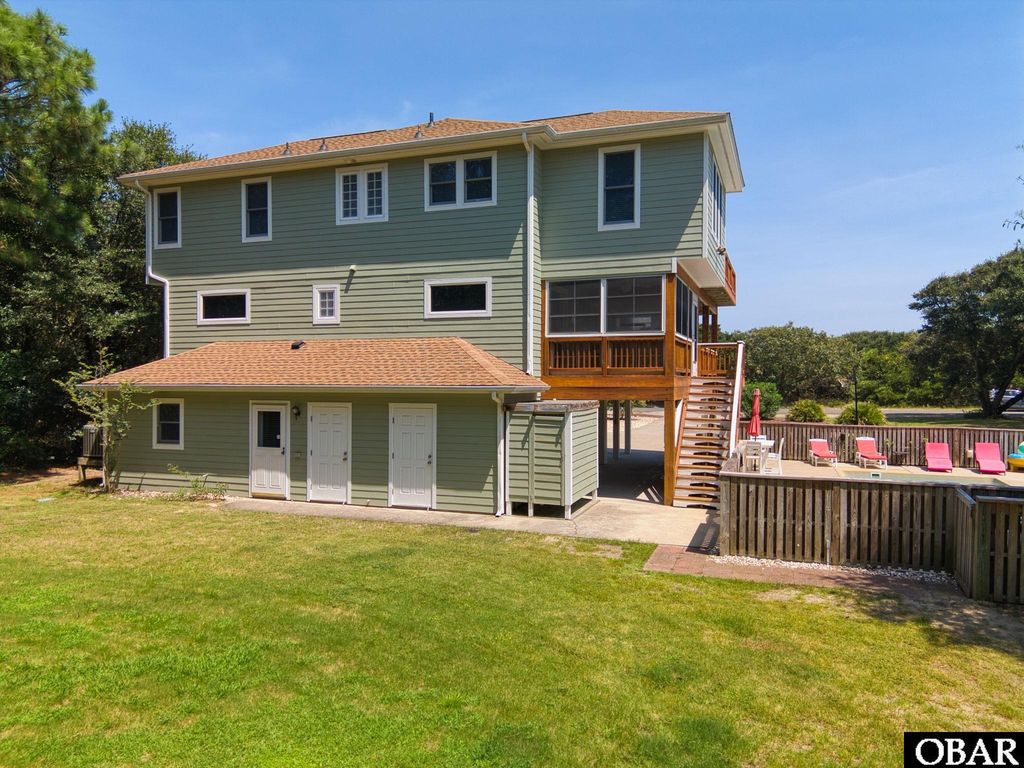 Image 12 of property listing at 87 Spindrift Trail, Southern Shores, NC 27949