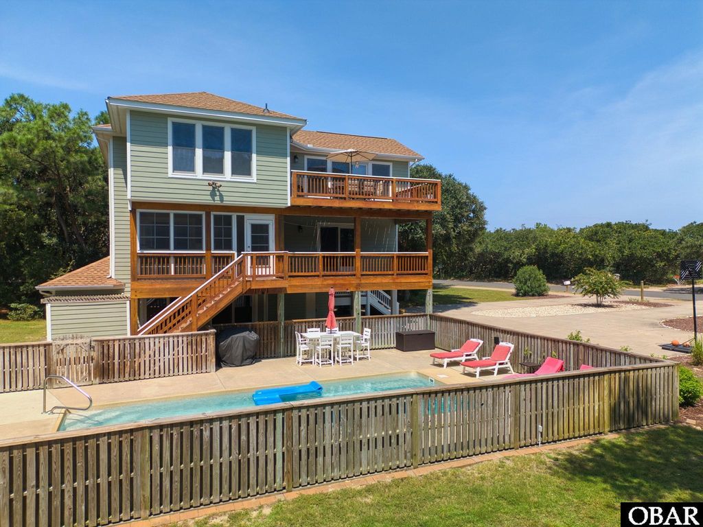 Image 14 of property listing at 87 Spindrift Trail, Southern Shores, NC 27949