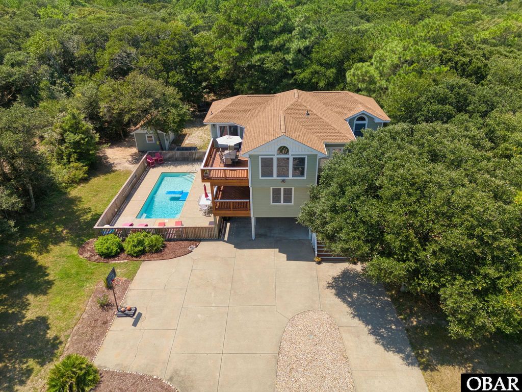 Image 16 of property listing at 87 Spindrift Trail, Southern Shores, NC 27949