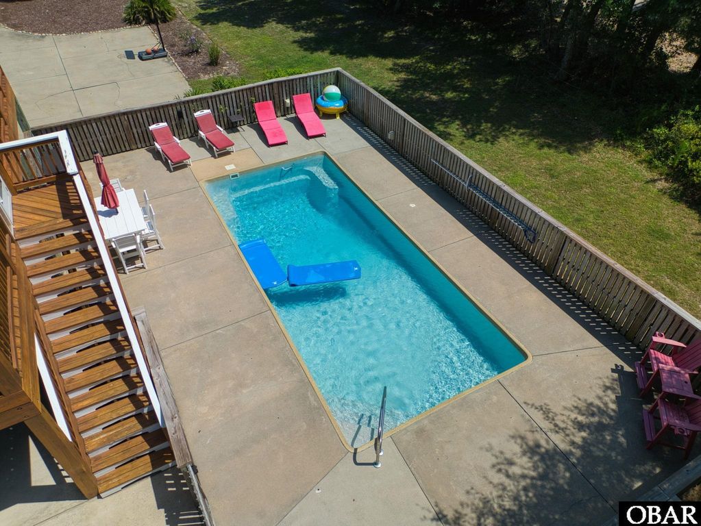 Image 17 of property listing at 87 Spindrift Trail, Southern Shores, NC 27949
