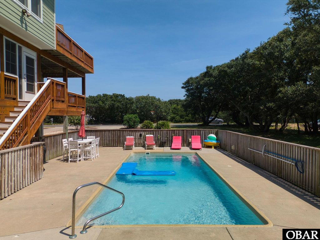 Image 18 of property listing at 87 Spindrift Trail, Southern Shores, NC 27949
