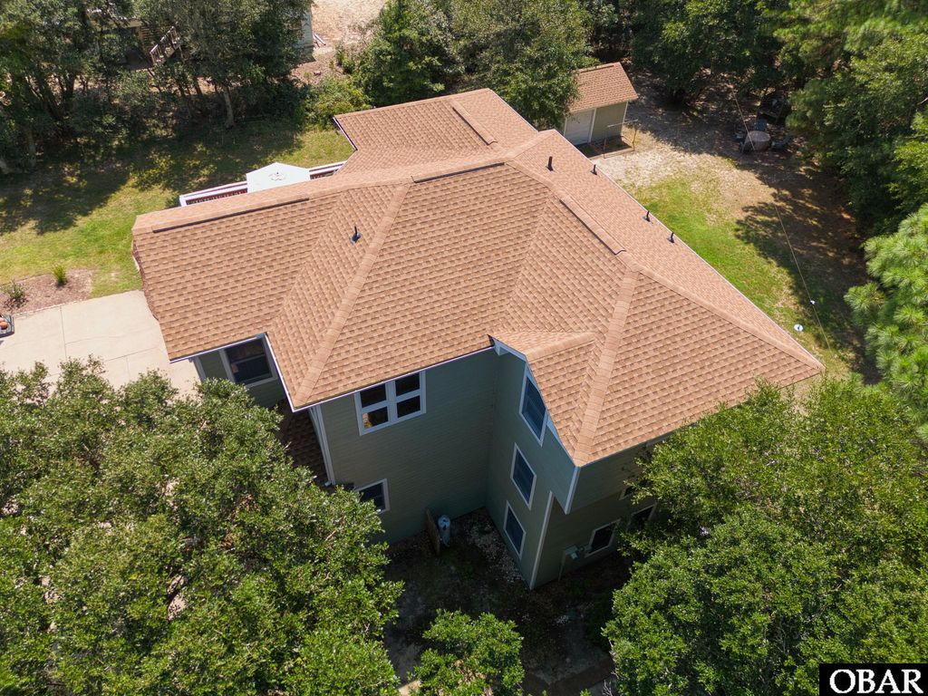 Image 20 of property listing at 87 Spindrift Trail, Southern Shores, NC 27949