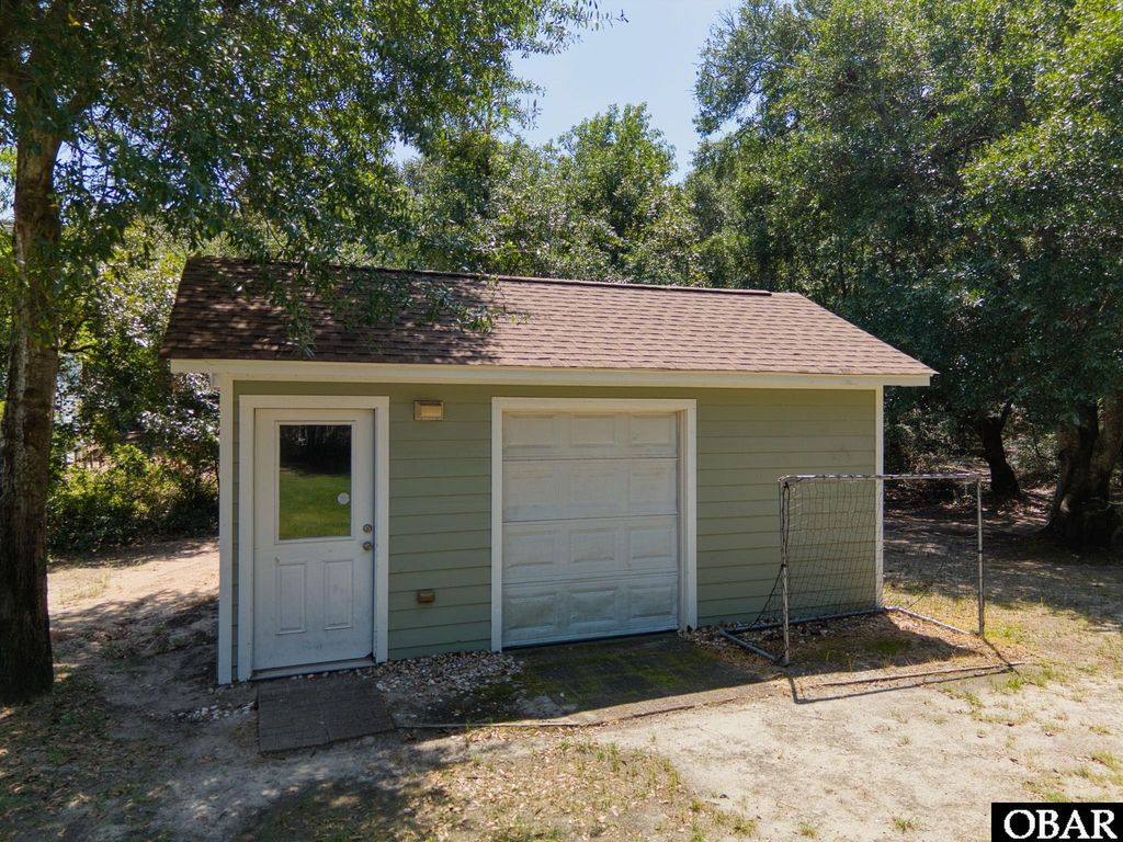 Image 22 of property listing at 87 Spindrift Trail, Southern Shores, NC 27949
