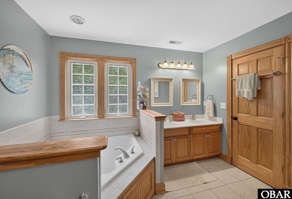 Image 44 of property listing at 87 Spindrift Trail, Southern Shores, NC 27949