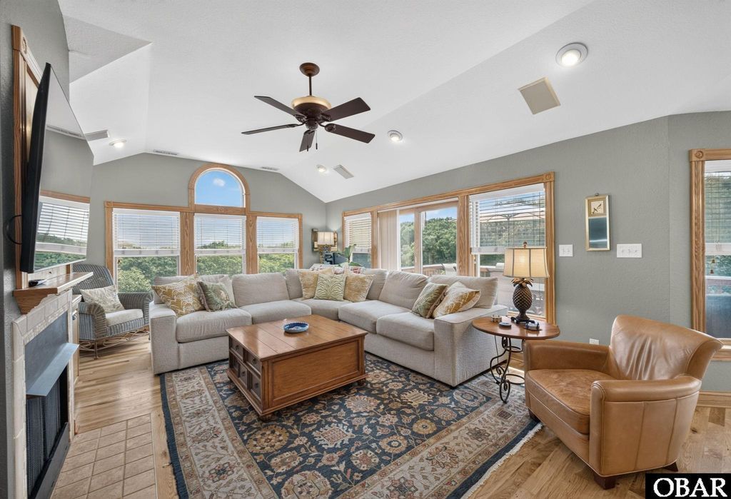 Image 71 of property listing at 87 Spindrift Trail, Southern Shores, NC 27949