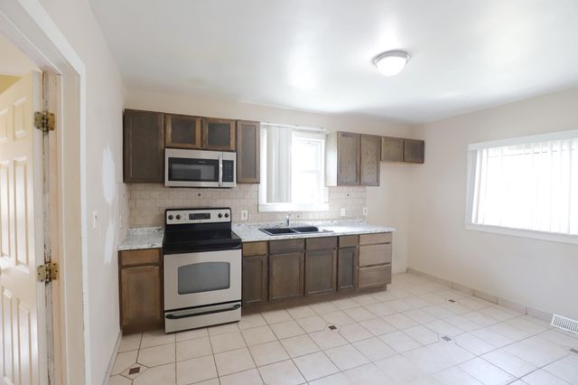 822 E 8th Street, Flint, MI 48503