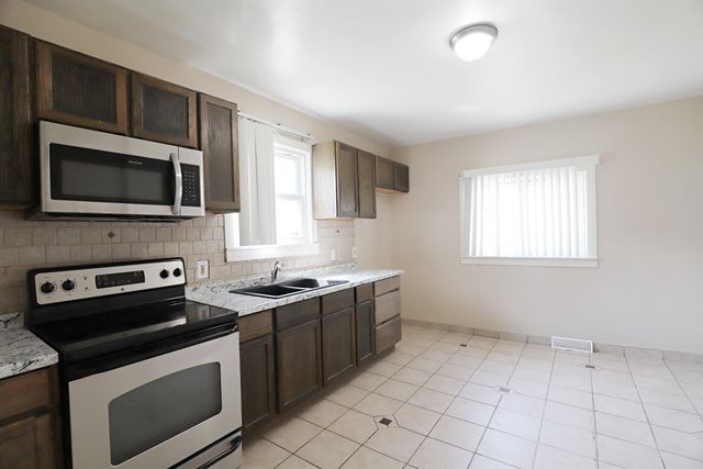822 E 8th Street, Flint, MI 48503