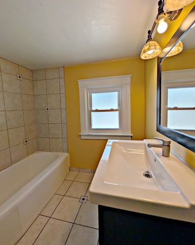 822 E 8th Street, Flint, MI 48503