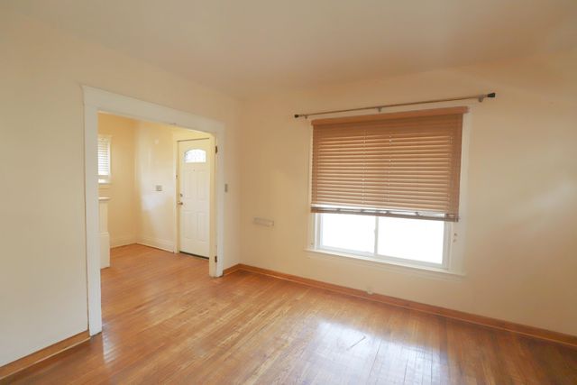 822 E 8th Street, Flint, MI 48503